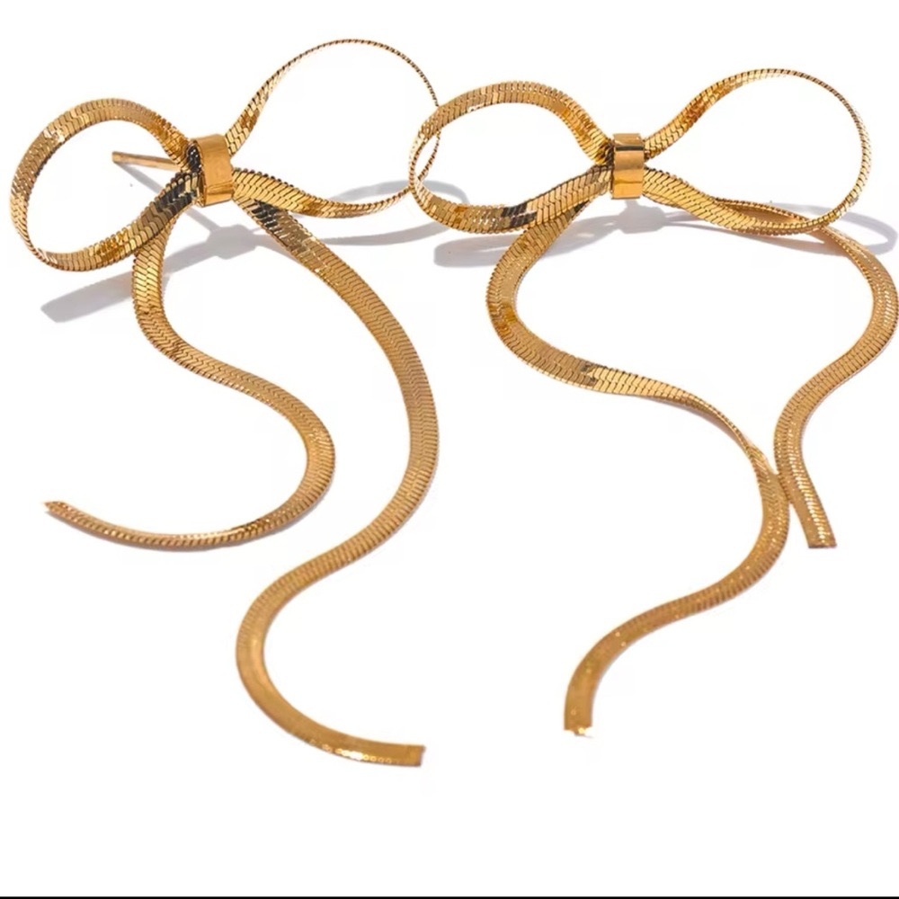 Medium Ribbon Earrings